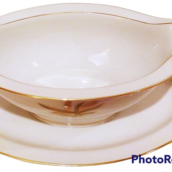 Fukagama Arita Hand Painted Gravy Boat with attached Plate, Vintage Gravy Boat - Picture 10 of 11